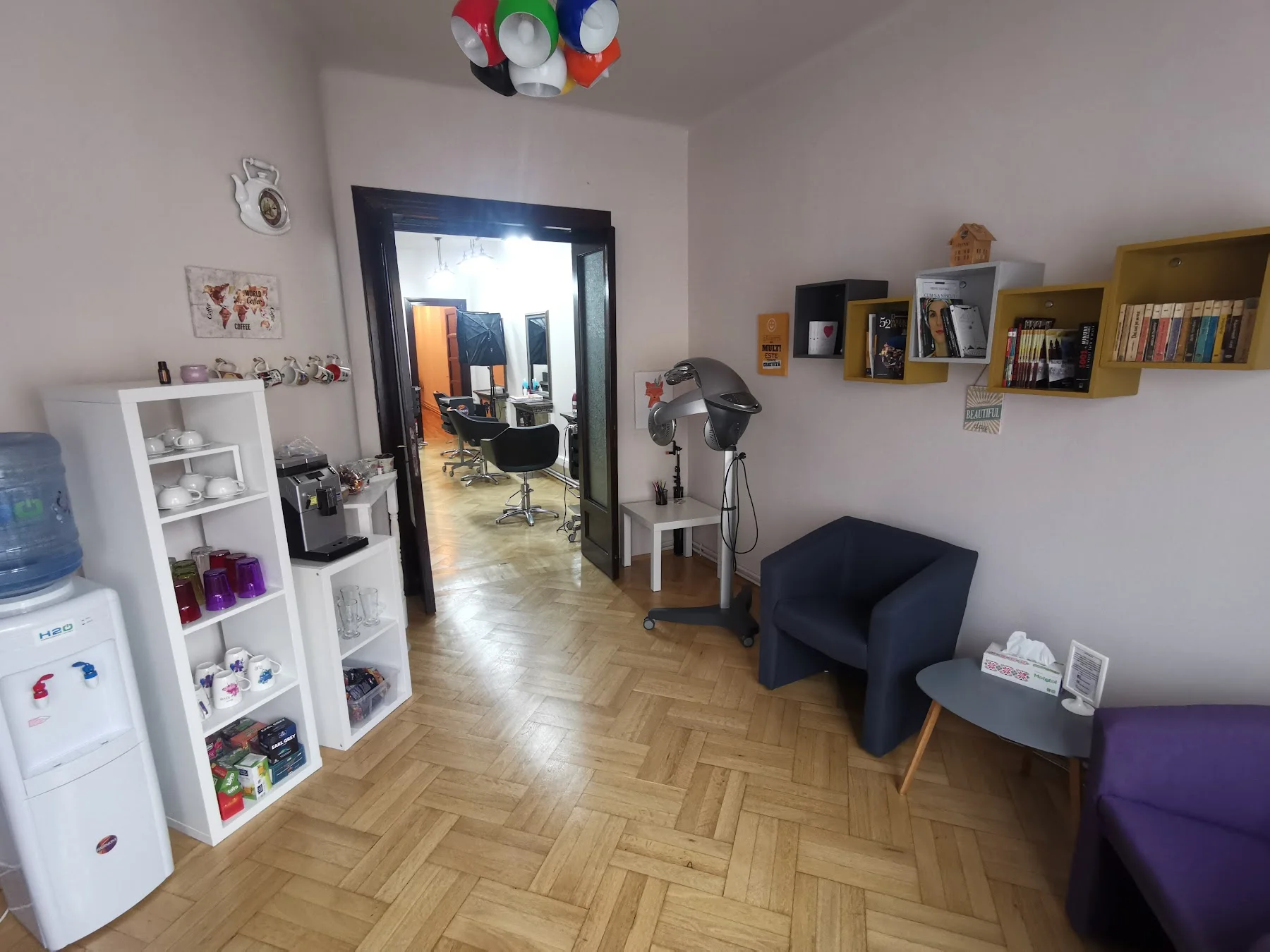 Interiorul casei interbelice Hairmony